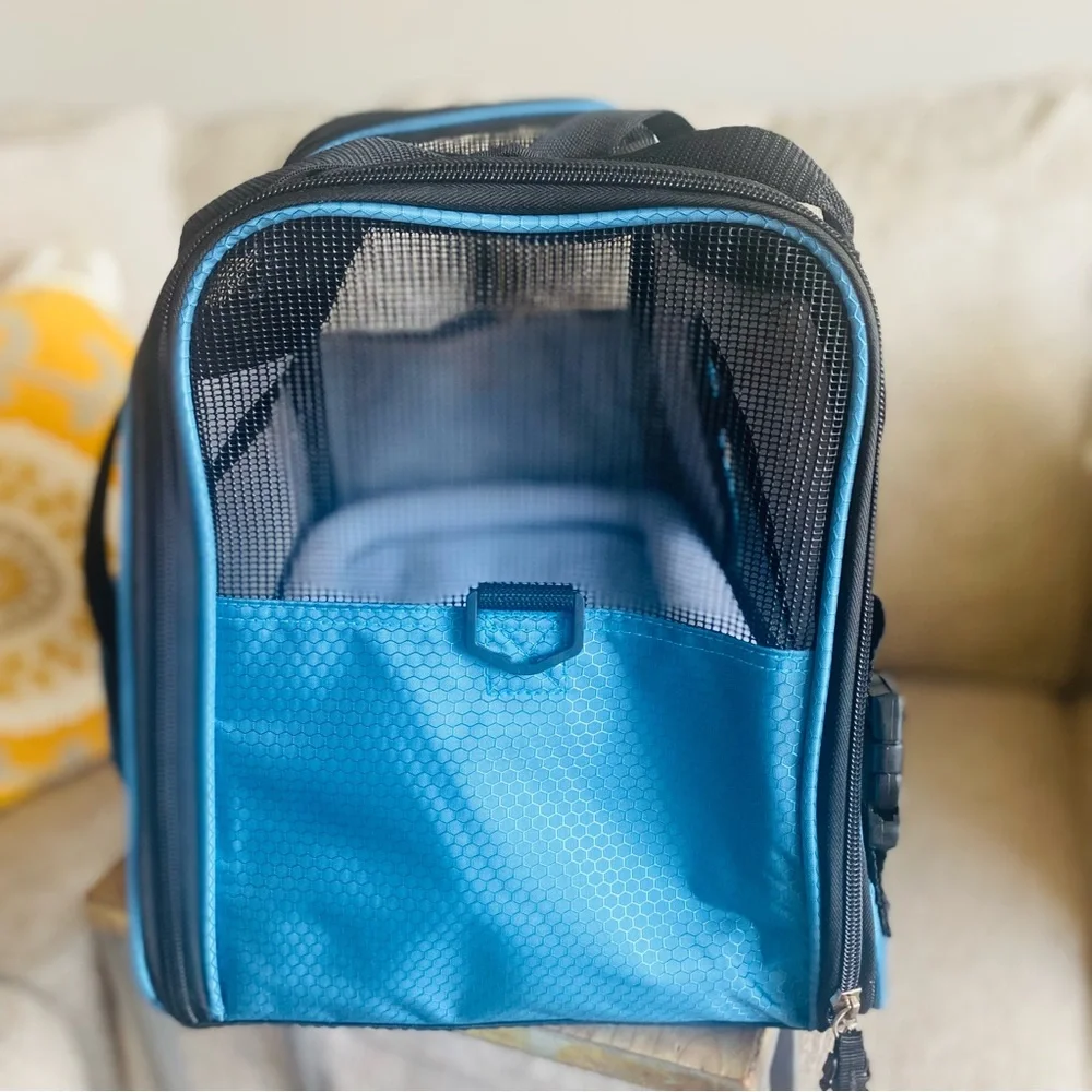 PetAmi Airline Approved Ventilated Pet Carrier + 50+ Training Pads